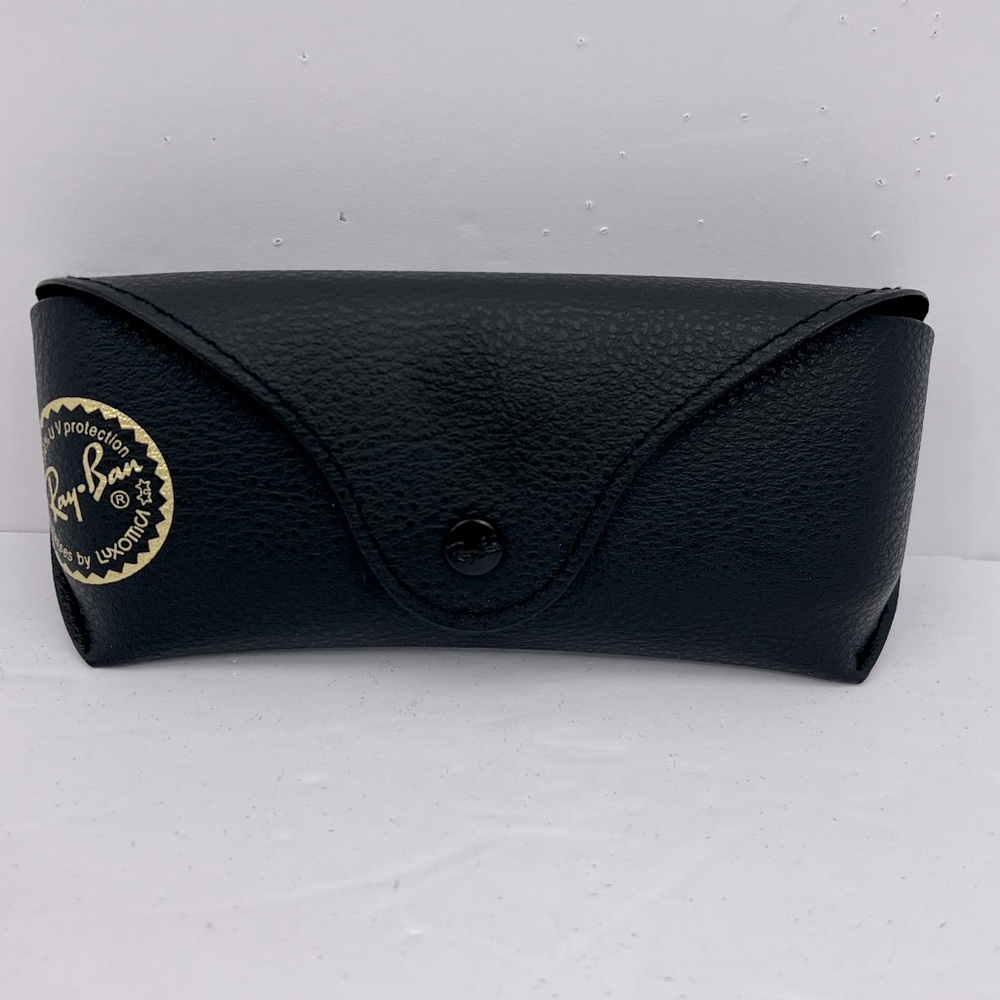RAY-BAN FAUX PEBBLED LEATHER BLACK GLASSES CASE, UNISEX, BUTTON CLOSURE